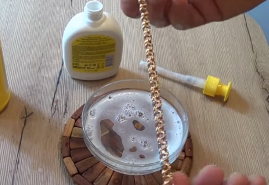 Gold chain cleaning at home