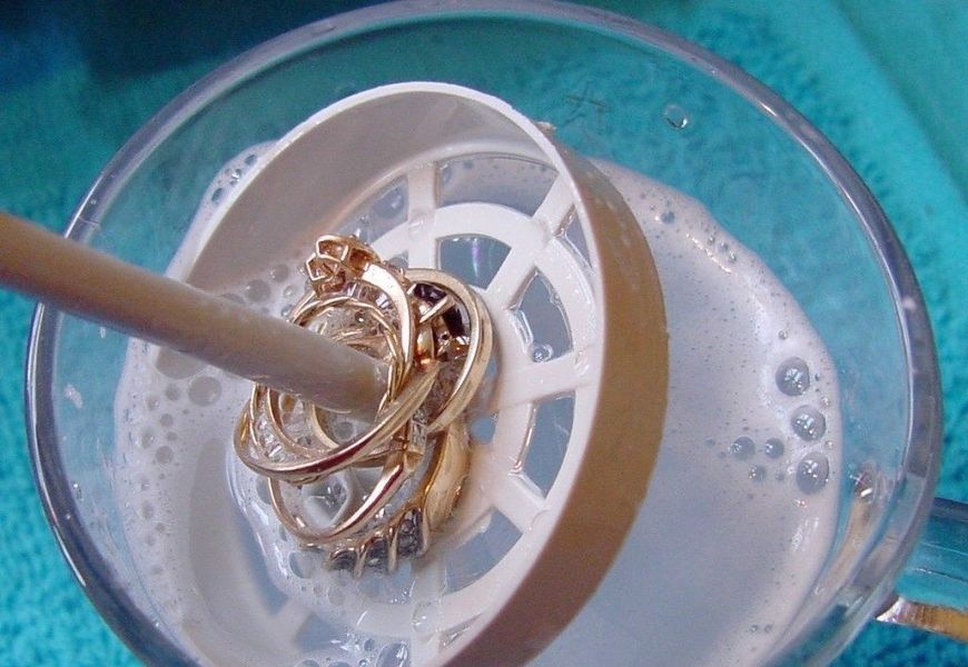 Gold cleaning at home with ammonia with peroxide and boiling water