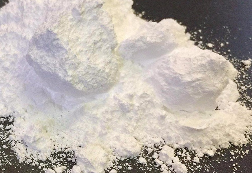 Chalk powder