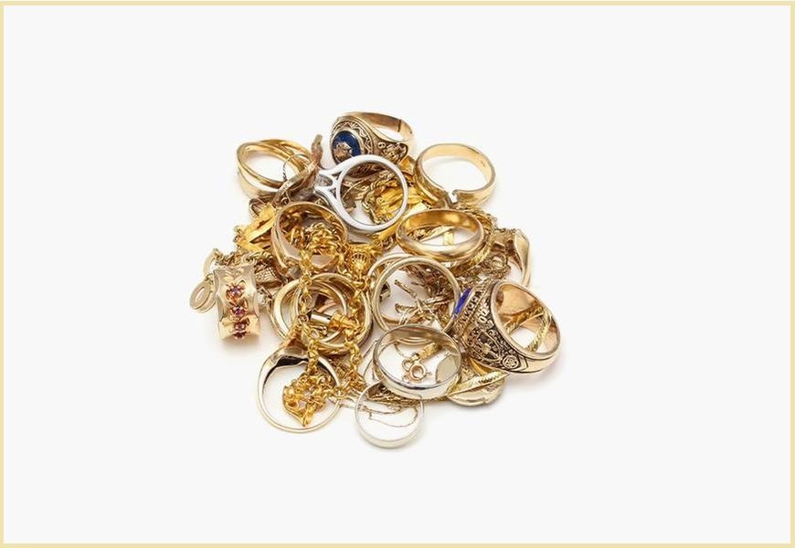 Schmuck aus reinem Gold